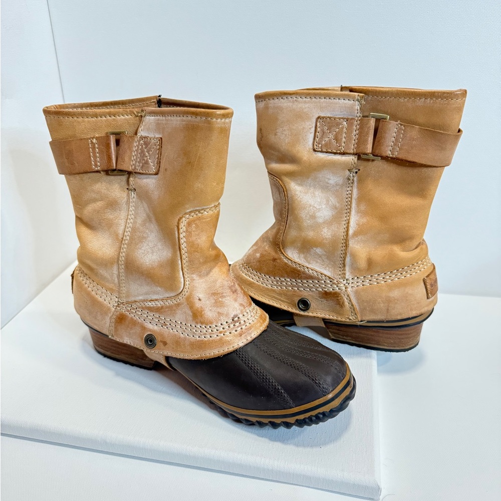 Sorel Tan and Black Winter Boots - Picture 4 of 7